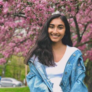 Meet your Posher, Cinthiya